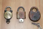 locks.jpg locks.jpg