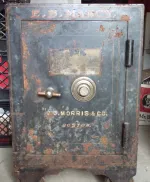 safe-front-001b.jpg safe-front-001b.jpg