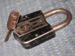german-split-hollow-key-padlock-002.jpg german-split-hollow-key-padlock-002.jpg