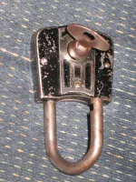 german-split-hollow-key-padlock-003.jpg german-split-hollow-key-padlock-003.jpg
