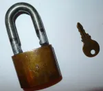 001old-junkunc-padlock-2.jpg 001old-junkunc-padlock-2.jpg