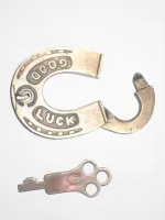 good-luck-fake-padlock-002.jpg good-luck-fake-padlock-002.jpg