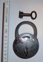 001old-german-padlock-with-double-bitted-key-drp.jpg 001old-german-padlock-with-double-bitted-key-drp.jpg