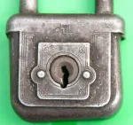 unknown-lock-front-closeup.jpg unknown-lock-front-closeup.jpg