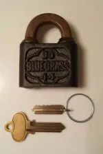 blue-grass-bg-44-plain-thick-shackle-with-keys-01.jpg blue-grass-bg-44-plain-thick-shackle-with-keys-01.jpg