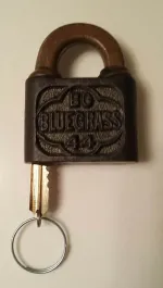 blue-grass-bg-44-plain-thick-shackle-with-keys-03.jpg blue-grass-bg-44-plain-thick-shackle-with-keys-03.jpg