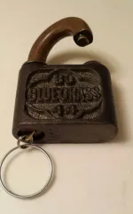 blue-grass-bg-44-plain-thick-shackle-with-keys-02.jpg blue-grass-bg-44-plain-thick-shackle-with-keys-02.jpg
