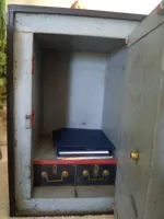 safe-inside.jpg safe-inside.jpg