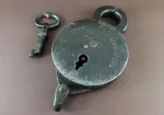 linley-crabclaw-padlock-missing-kh-cover.jpg linley-crabclaw-padlock-missing-kh-cover.jpg